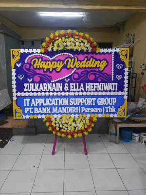 Papan Bunga di Dadapan Pringkuku